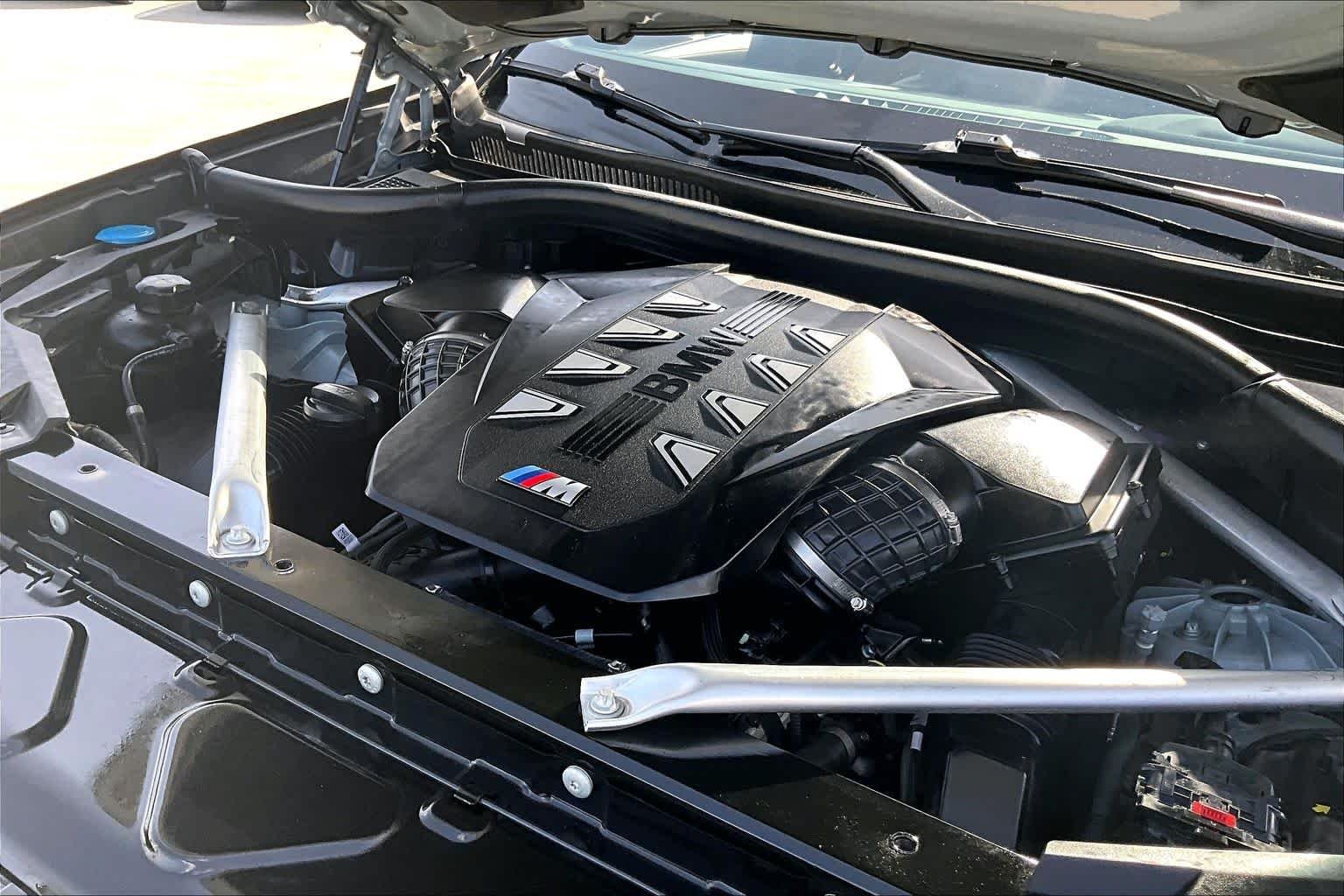 Used 2024 Brooklyn Grey Metallic BMW M60i image 31