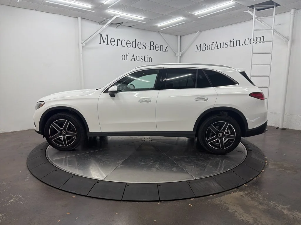 Used 2026 White Mercedes-Benz GLC 300 image 4