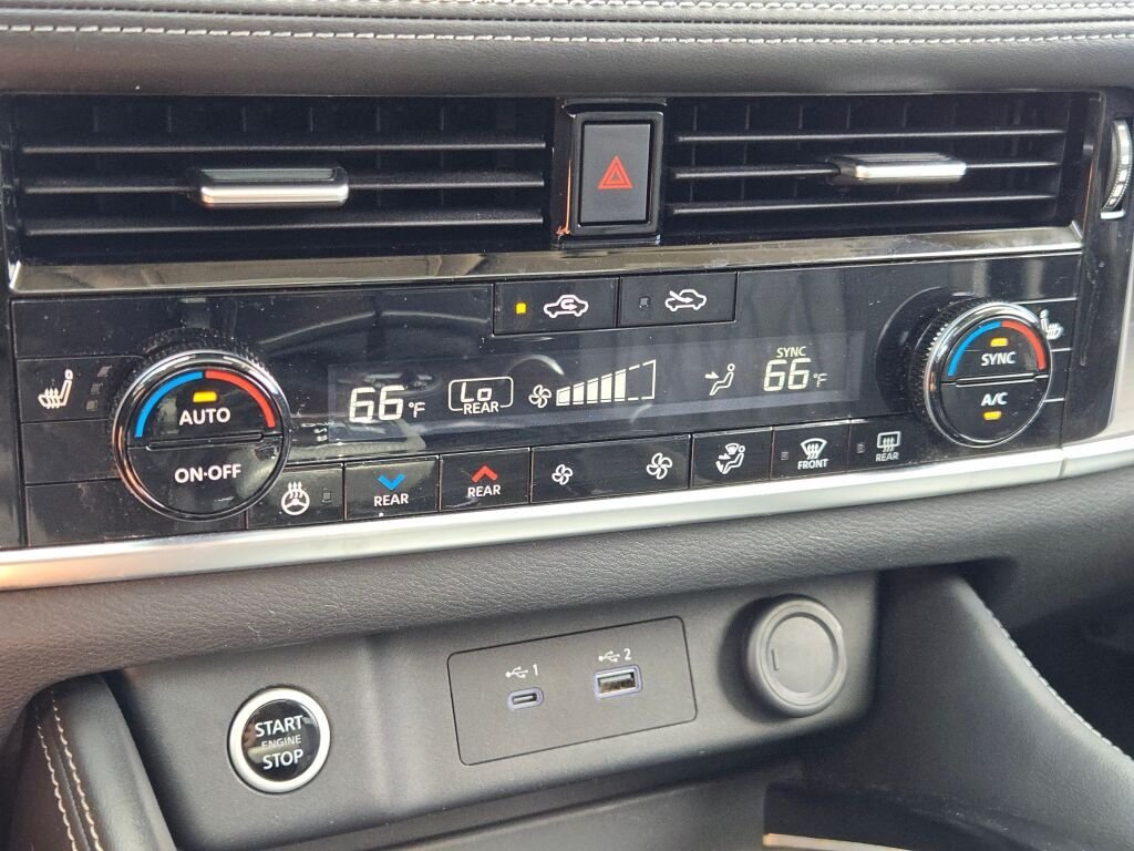 Used 2021  Nissan Platinum image 27