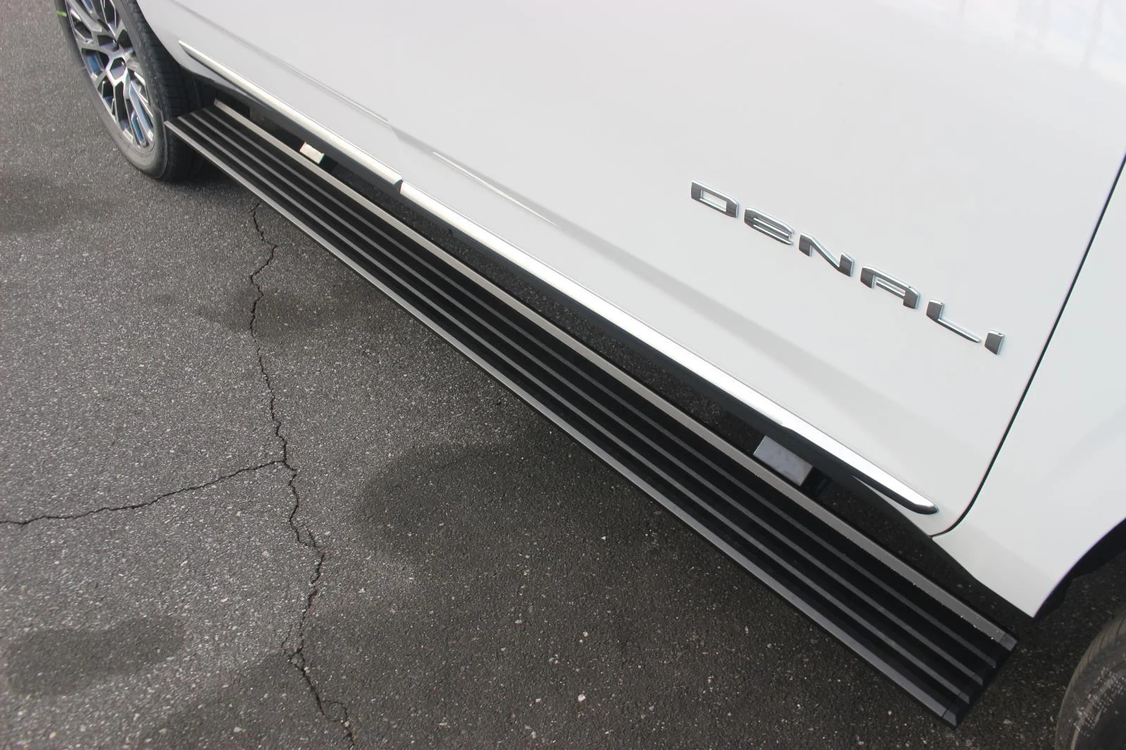 New 2026 Summit White GMC Denali image 11