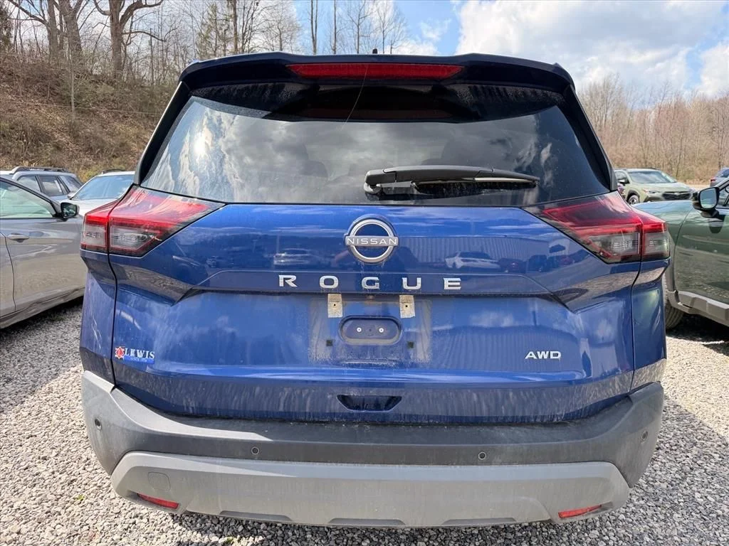 Used 2023 Blue Nissan S image 17
