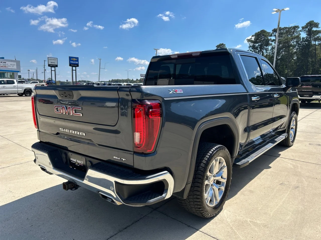 Used 2021 DARK SKY METALLIC GMC SLT image 3