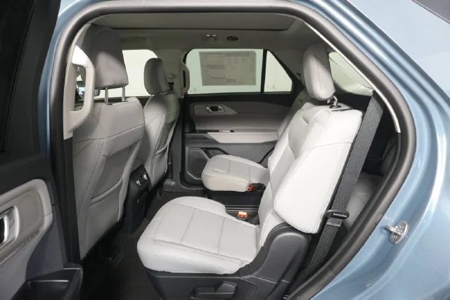 New 2026 Vapor Blue Metallic Ford Active image 25