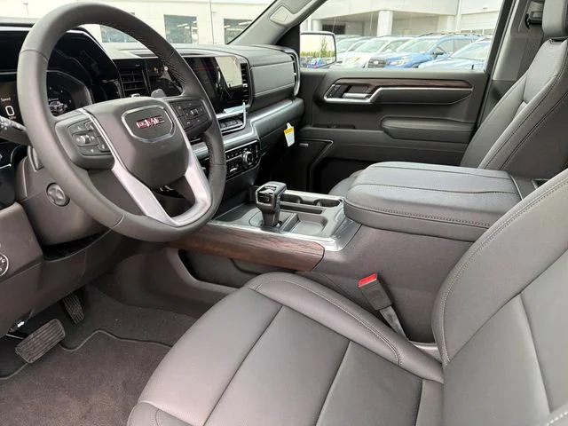 2026 GMC Sierra 1500 SLT - Photo 18