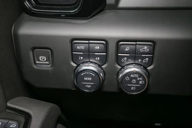 Used 2024 White GMC AT4X image 38