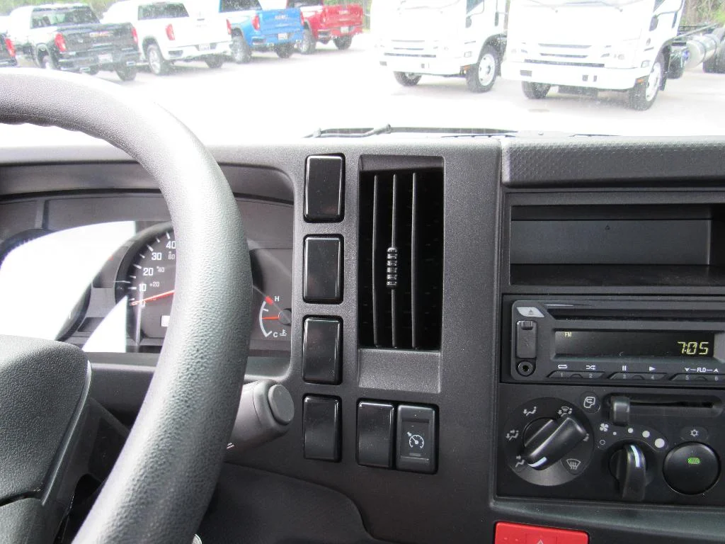 New 2024  Isuzu  image 32