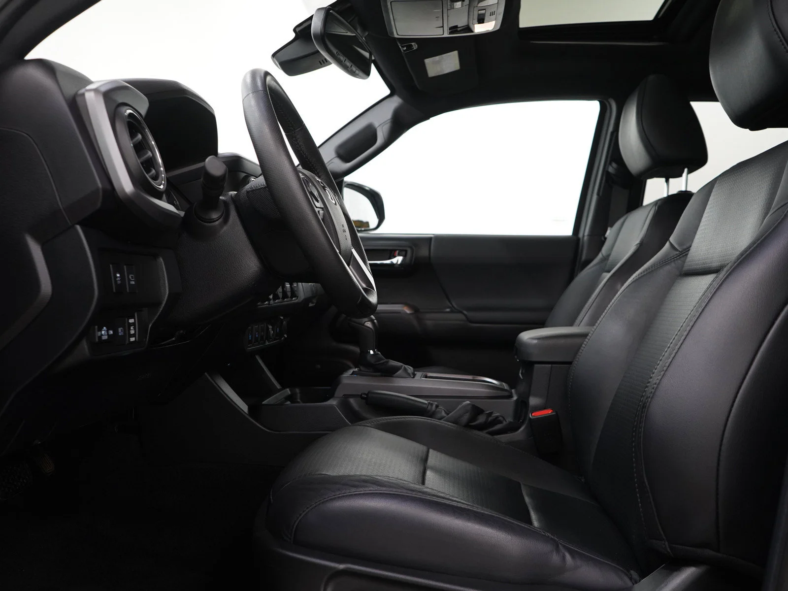 Used 2021 Gray Toyota SR image 21