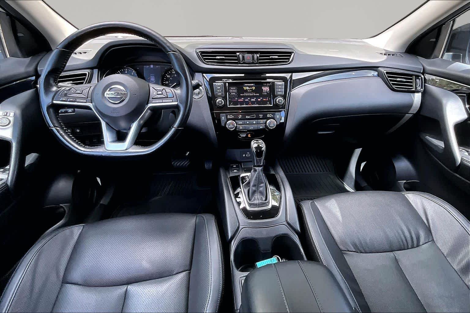 Used 2022 Brilliant Silver Metallic Nissan SL image 16