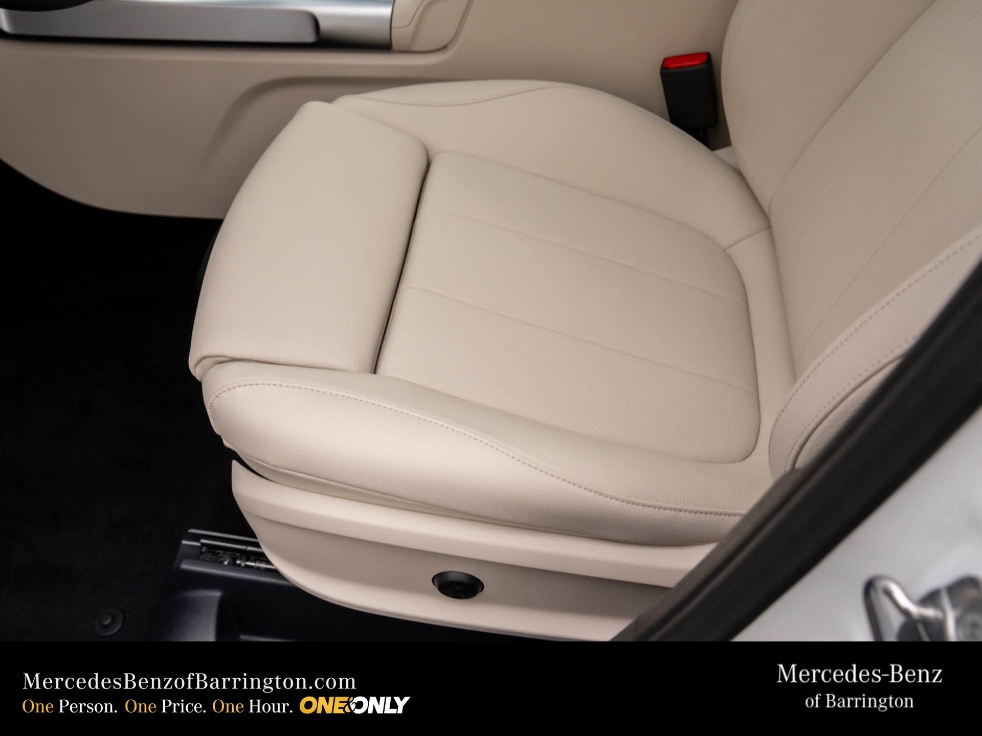 New 2026 Polar White Mercedes-Benz GLB 250 image 18