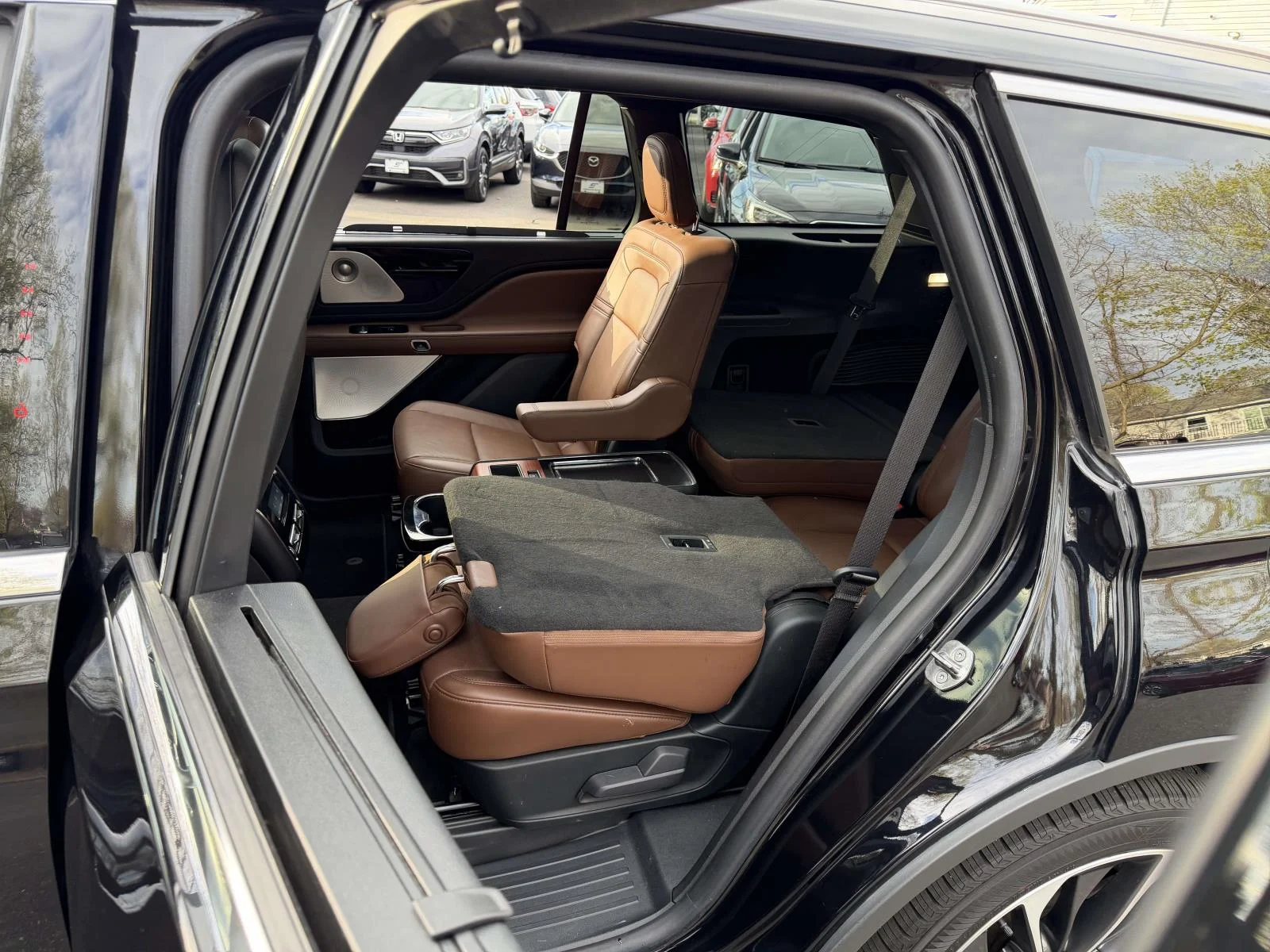 Used 2020 Black Lincoln Reserve image 17