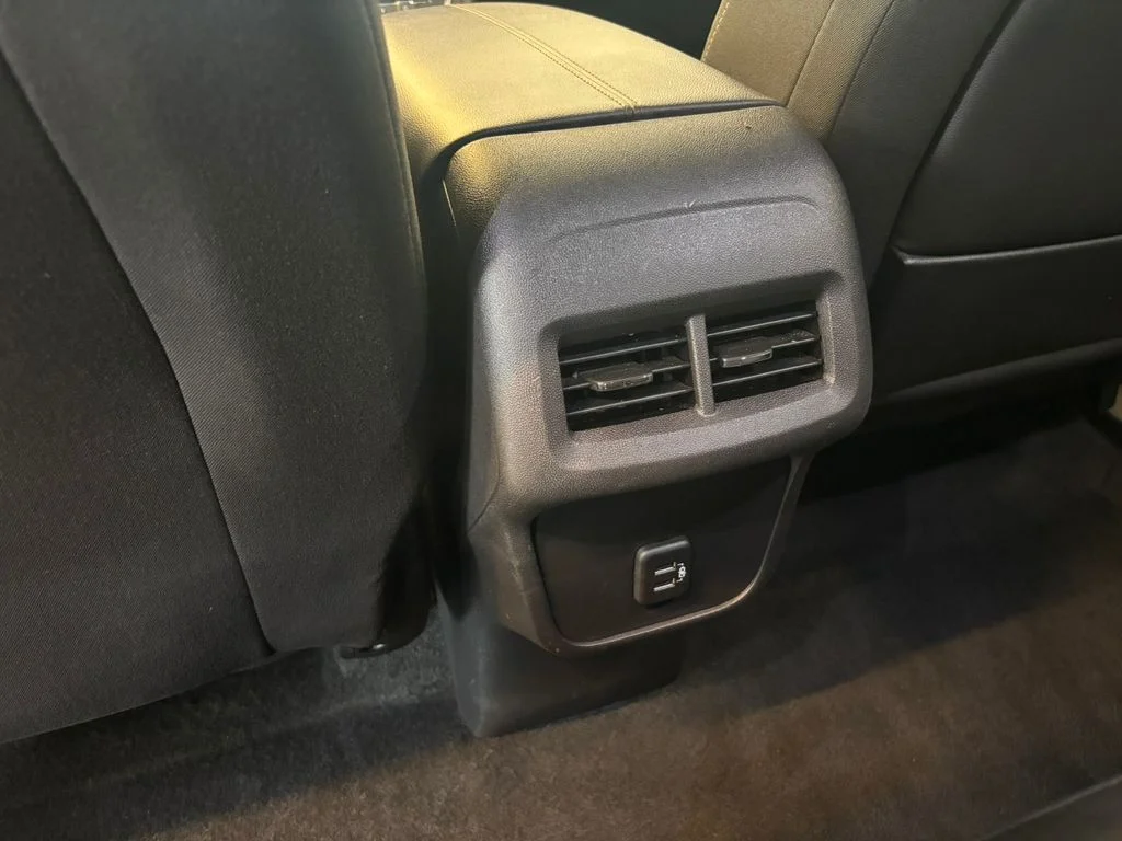 Used 2024 White GMC SLE image 22