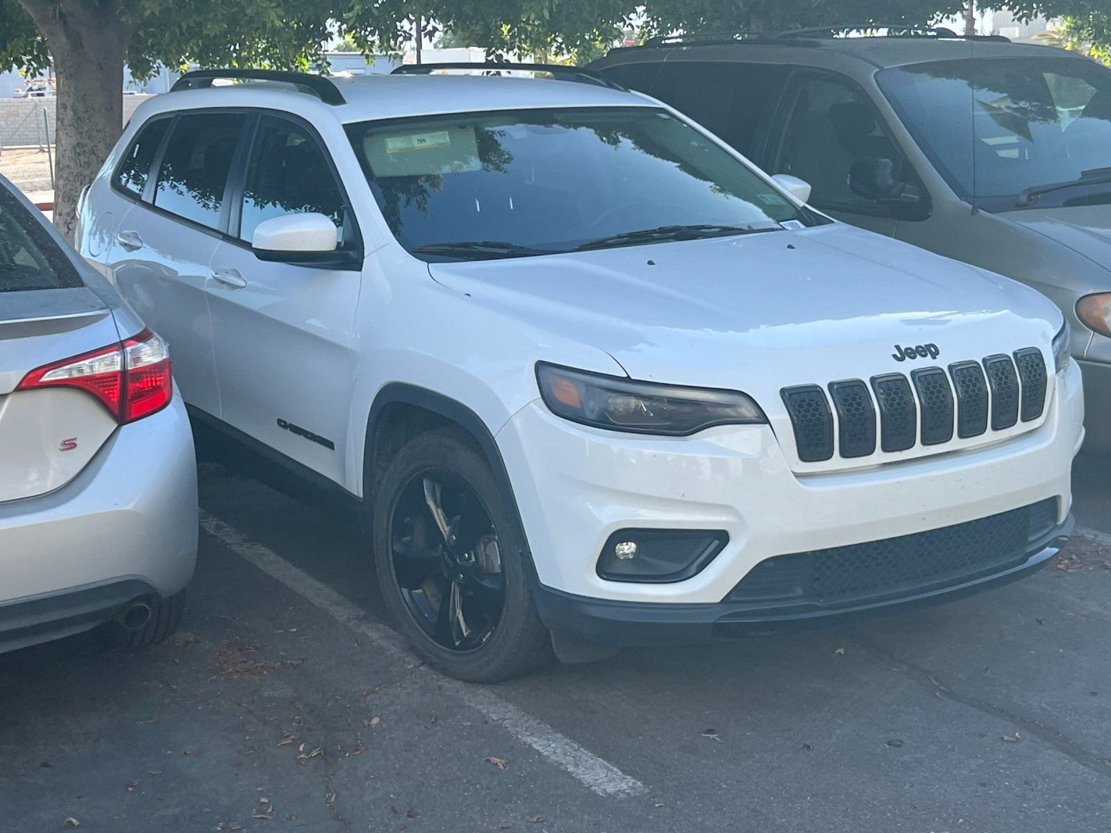 Used 2019 Jeep Cherokee Altitude with VIN 1C4PJLLN8KD286082 for sale in Cathedral City, CA