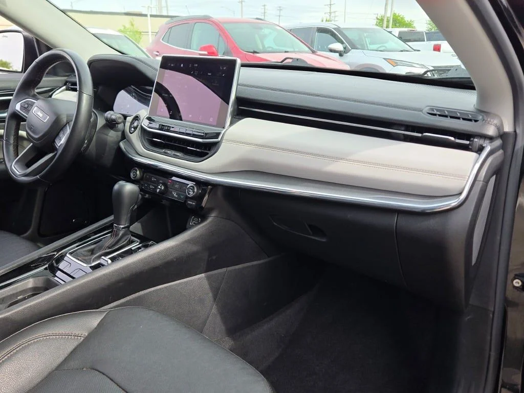 Used 2022 Black Jeep Limited image 8