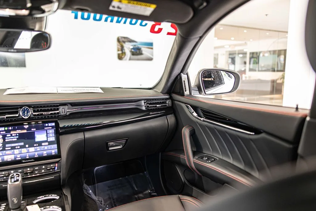 Used 2023 White Maserati Modena Q4 image 42