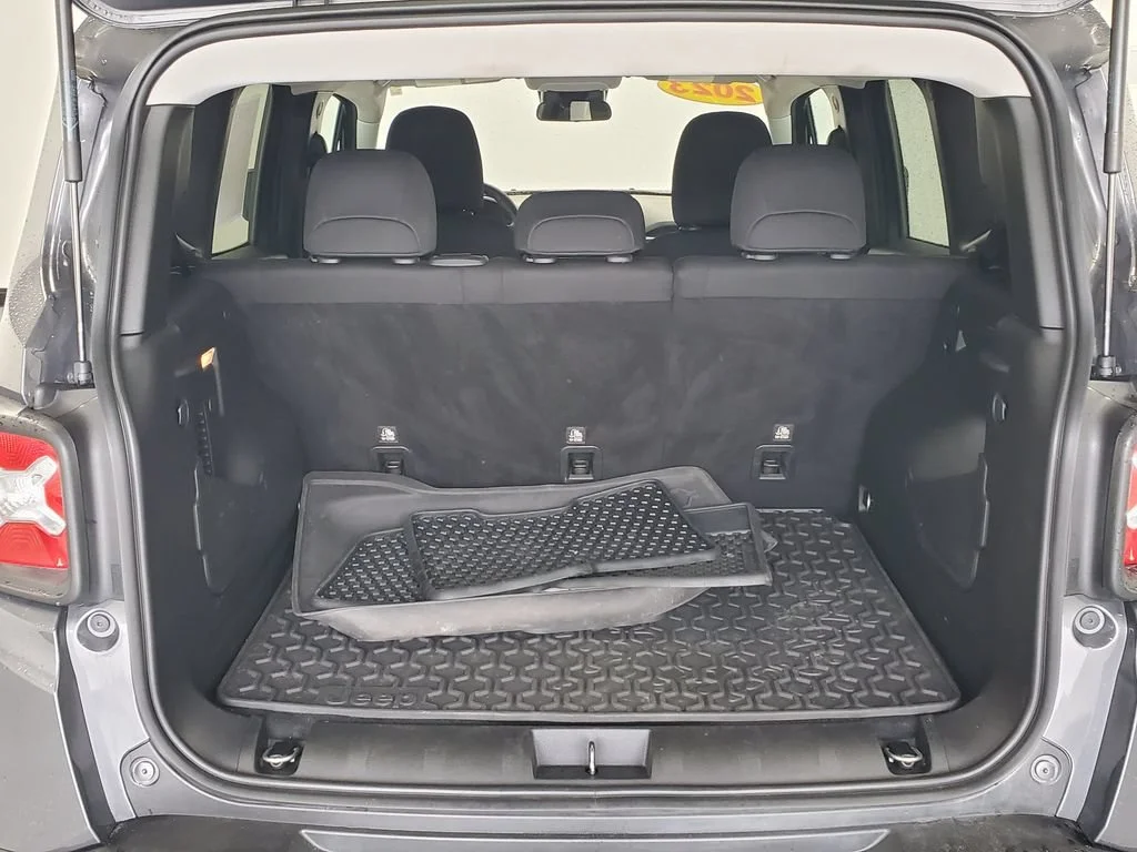 2023 Jeep Renegade Latitude - Photo 27