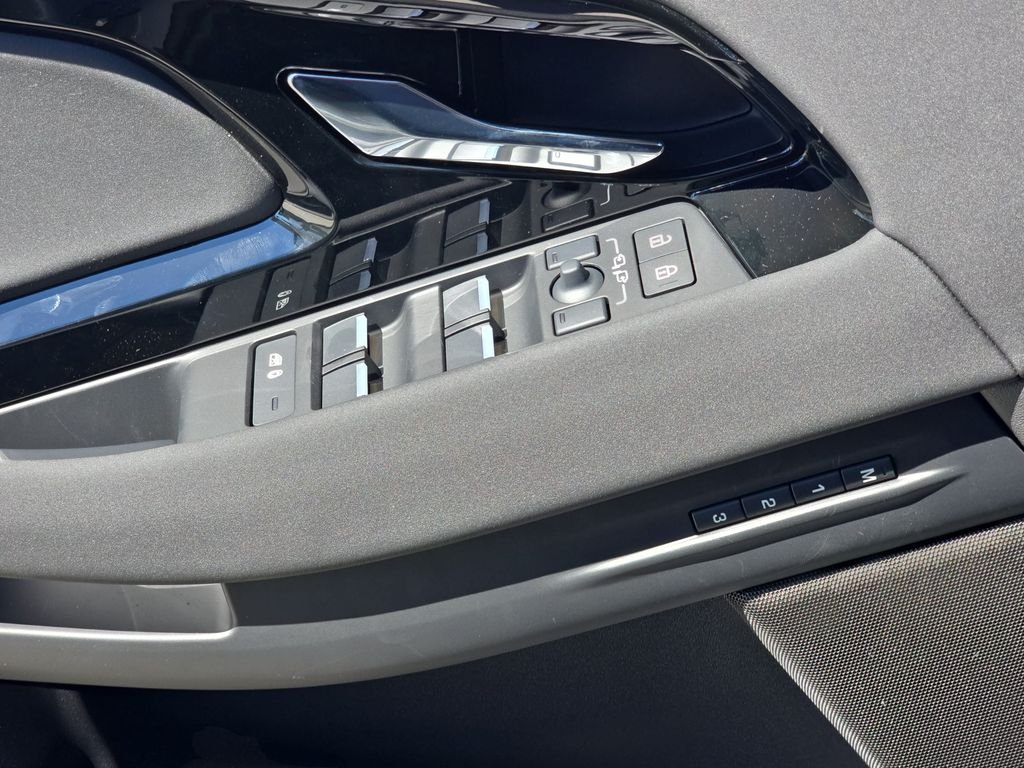 New 2026 Arroios Grey Land Rover S image 28