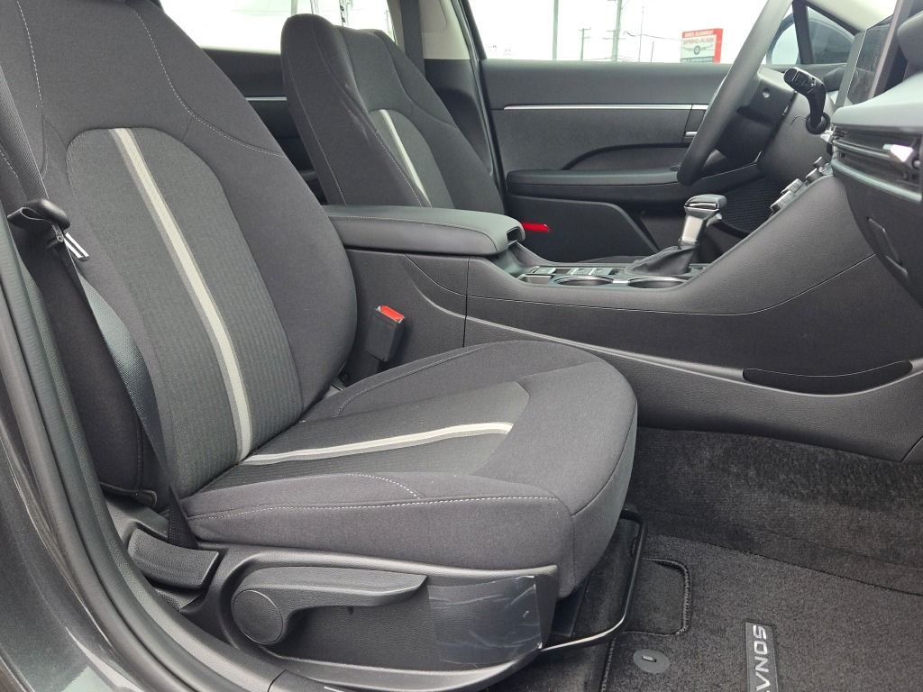 Used 2025 Gray Hyundai SE image 6