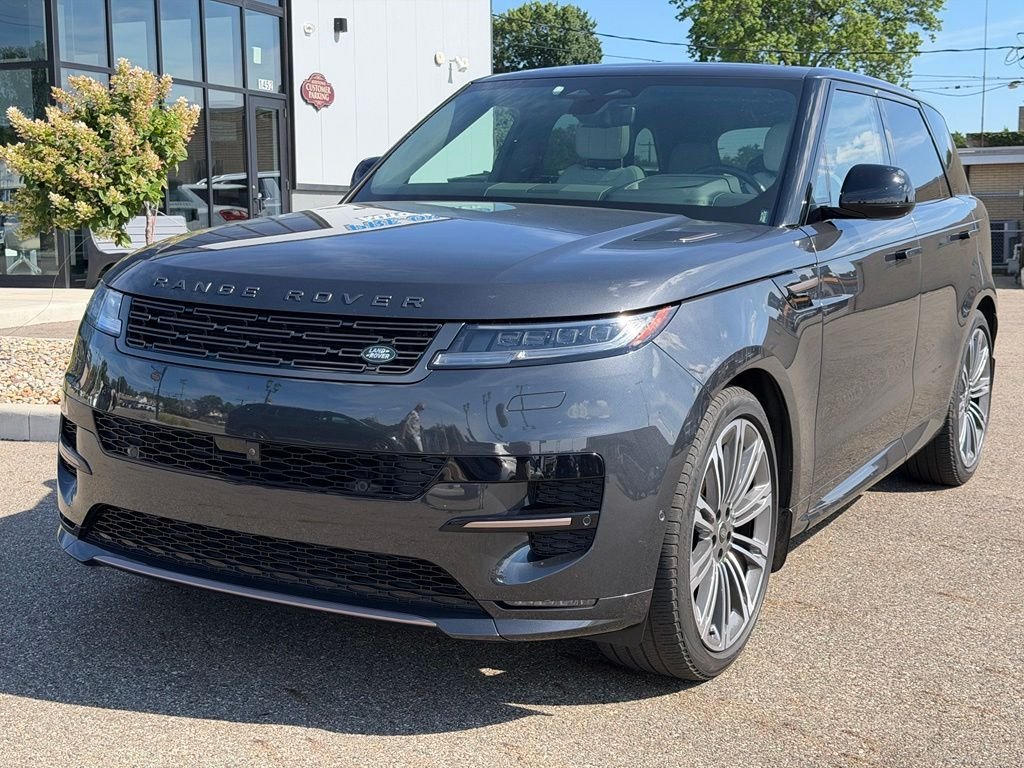 Used 2024 Gray Land Rover Dynamic SE image 8