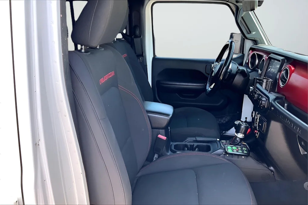 Used 2021 White Jeep Unlimited Rubicon image 25