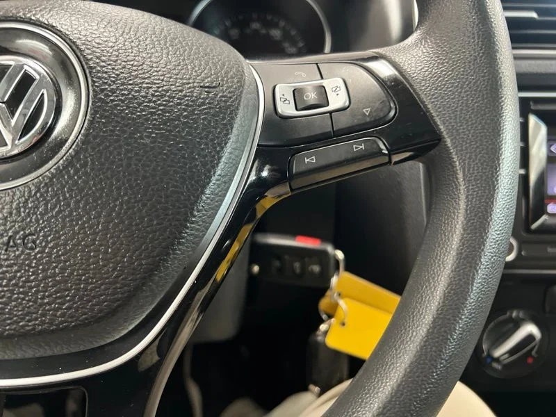 Used 2018  Volkswagen 1.4T S image 22
