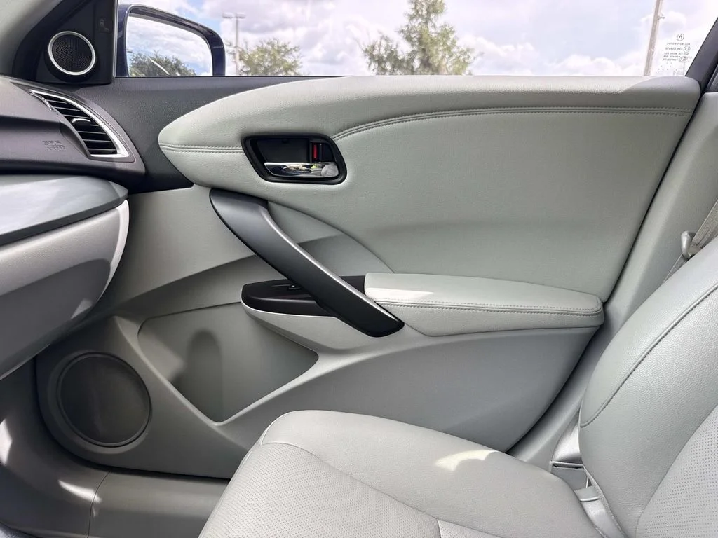 Used 2017  Acura  image 30