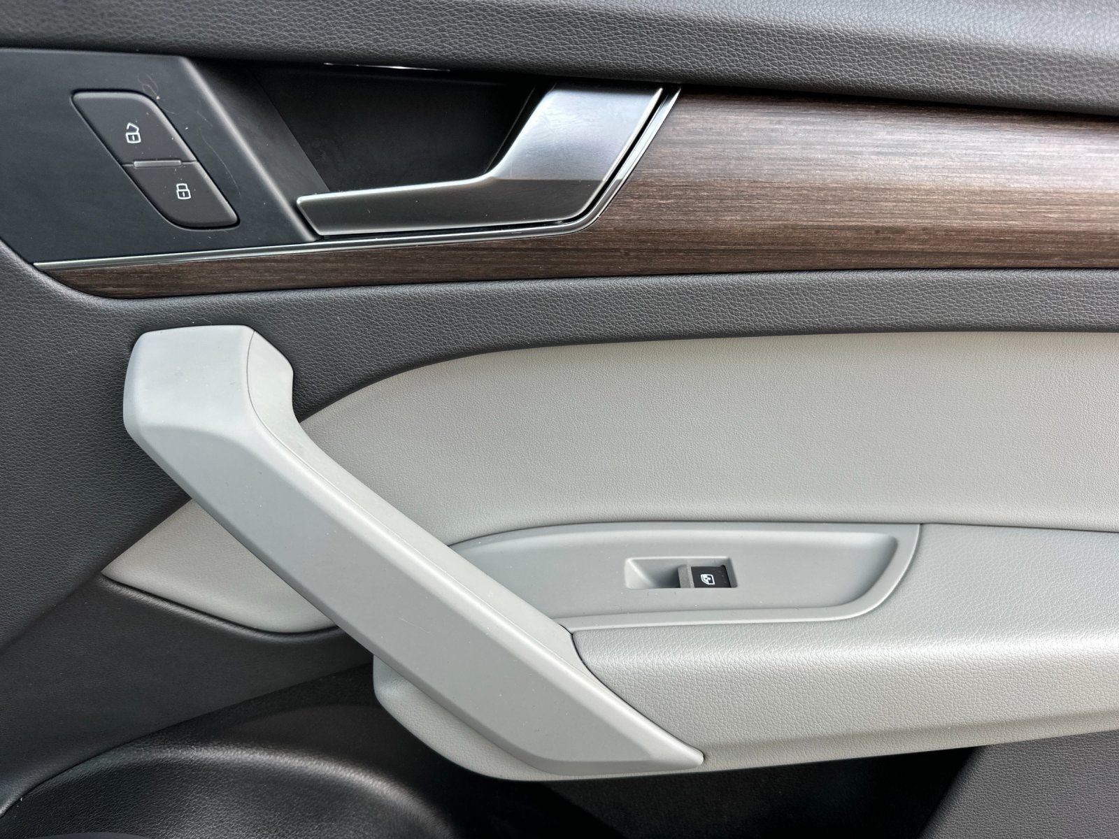 Used 2023 Silver Audi 55 Premium image 19