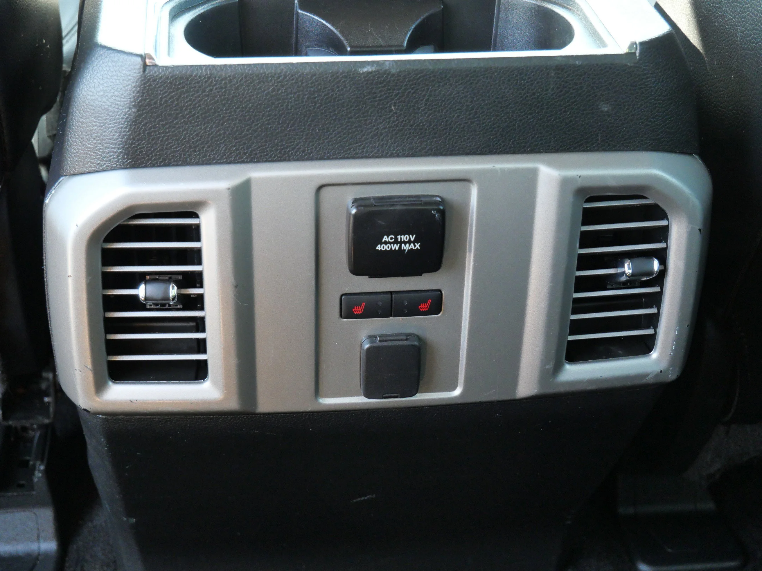 Used 2015 Magnetic Metallic Ford Lariat image 15