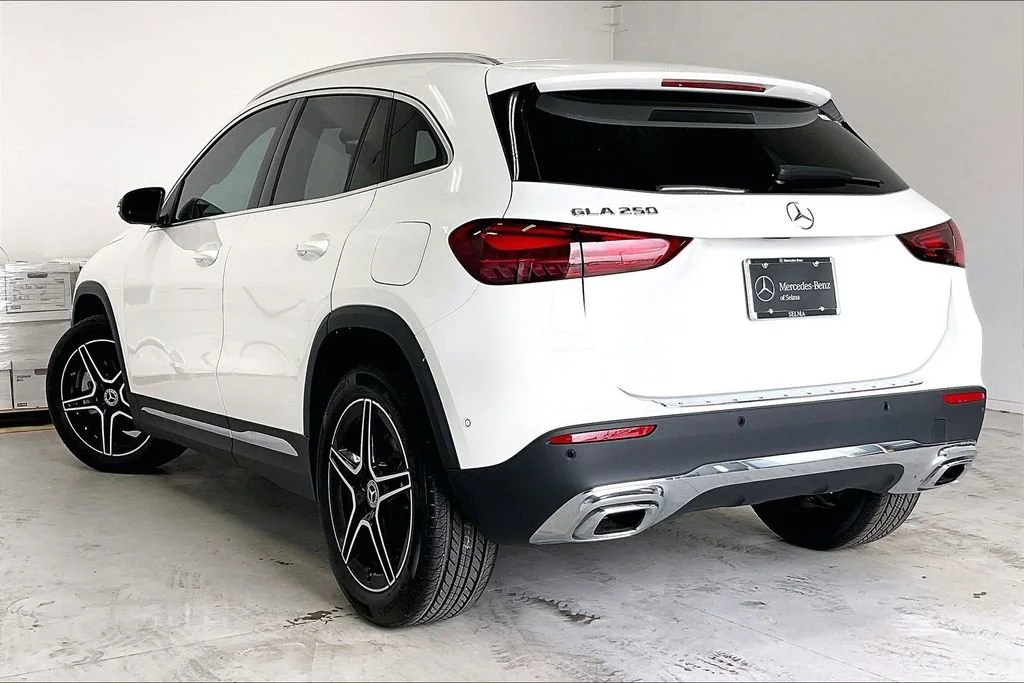 New 2026 Polar White Mercedes-Benz GLA 250 image 24