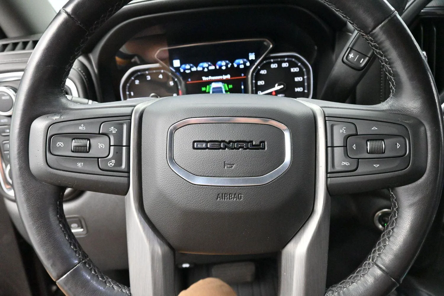 Used 2021 Onyx Black GMC Denali image 17