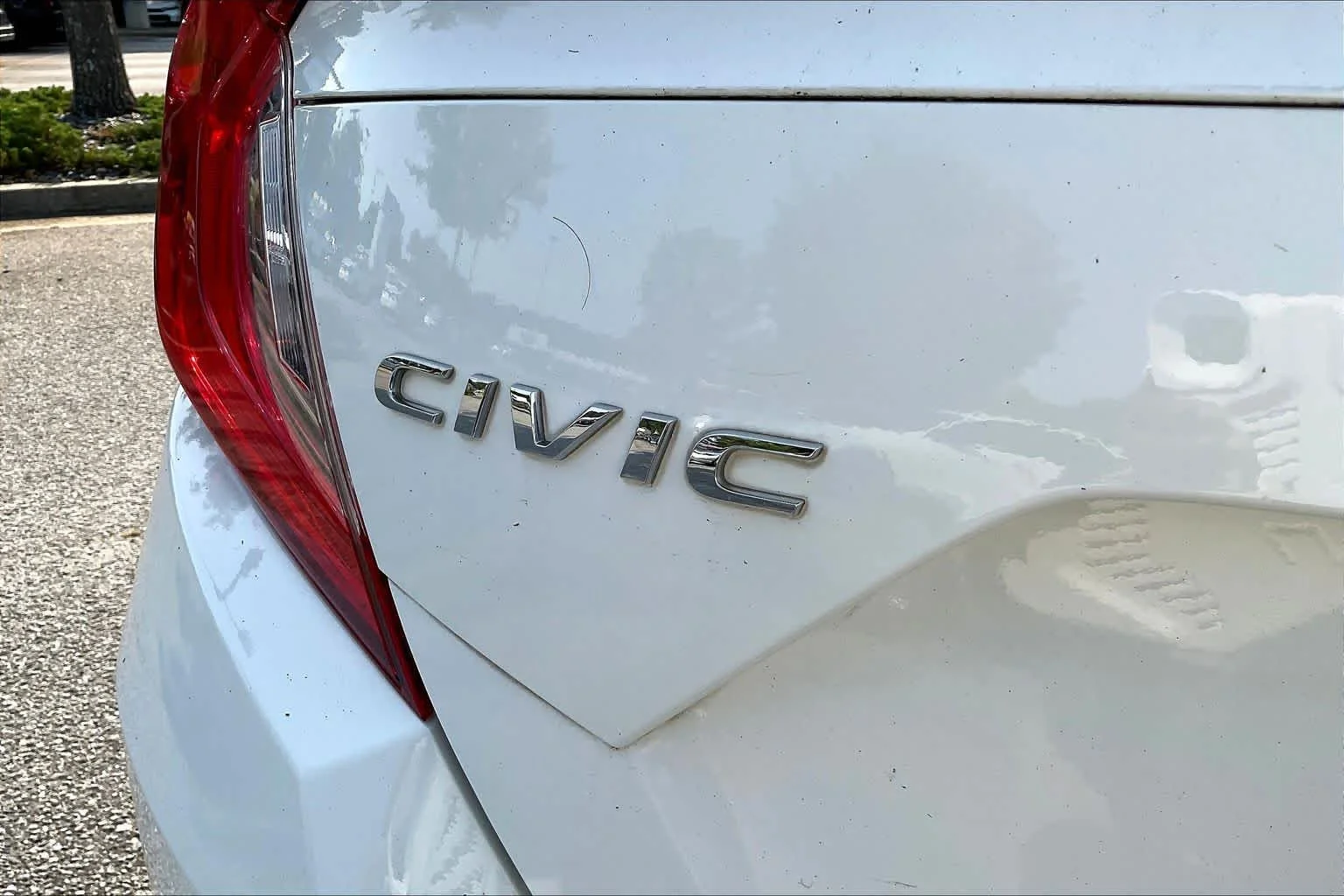 Used 2017 Taffeta White Honda LX image 10