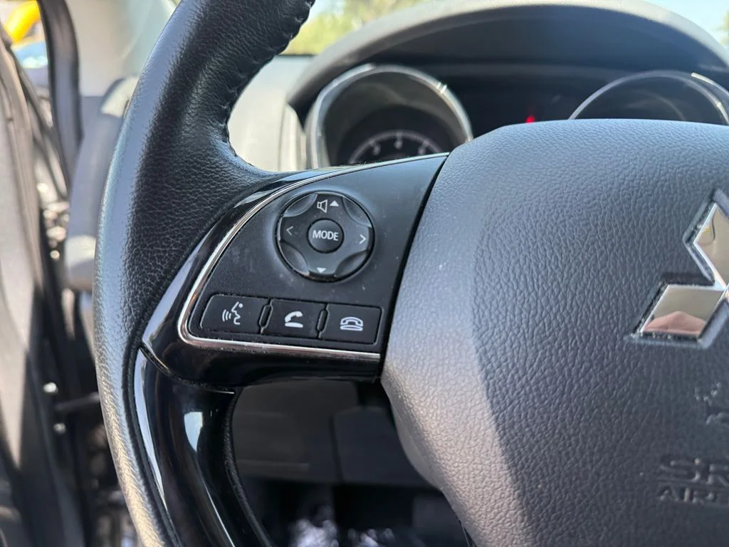 Used 2025  Mitsubishi 2.0 ES image 24
