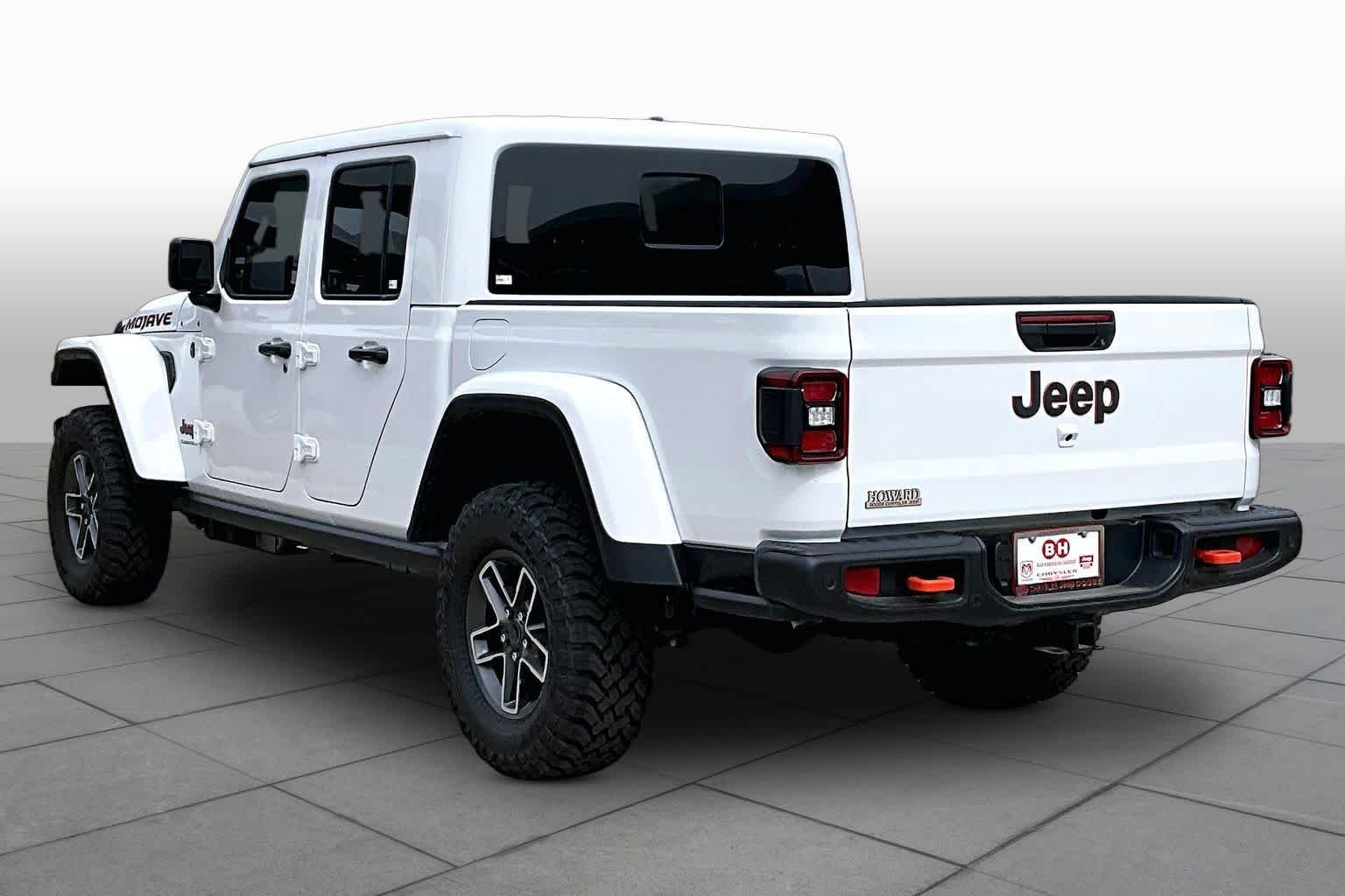 New 2026 Bright White Clear-Coat Exterior Paint Jeep Mojave X image 13