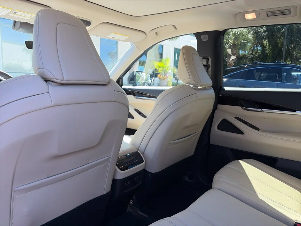 Used 2024 Blue INFINITI PURE image 3