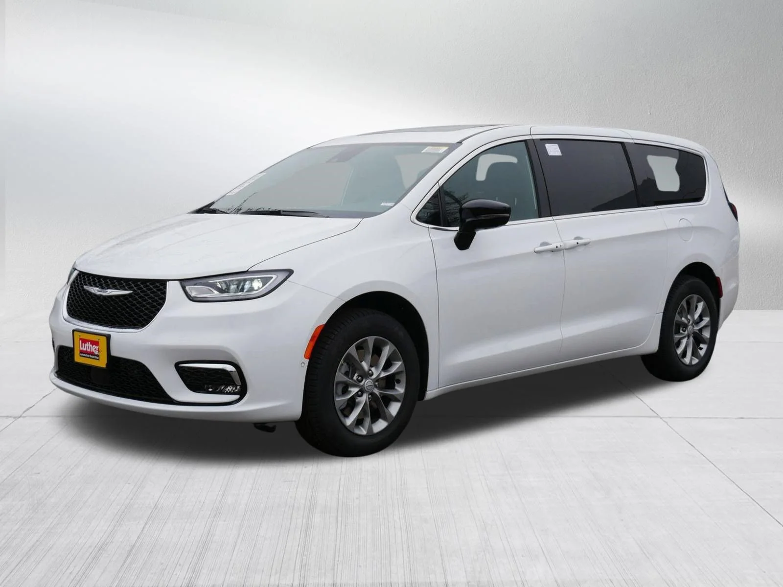 New 2026 Bright White Clear-Coat Exterior Paint Chrysler Limited image 3
