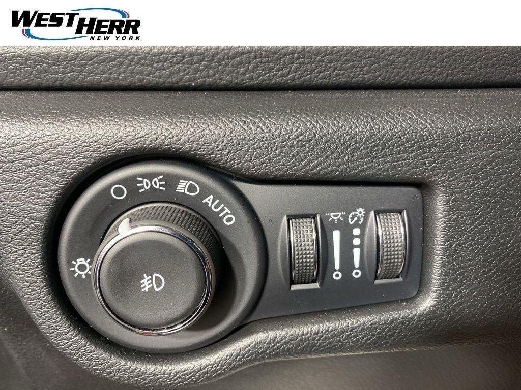 Used 2026 Red Hot Pearlcoat Chrysler Select AWD image 42