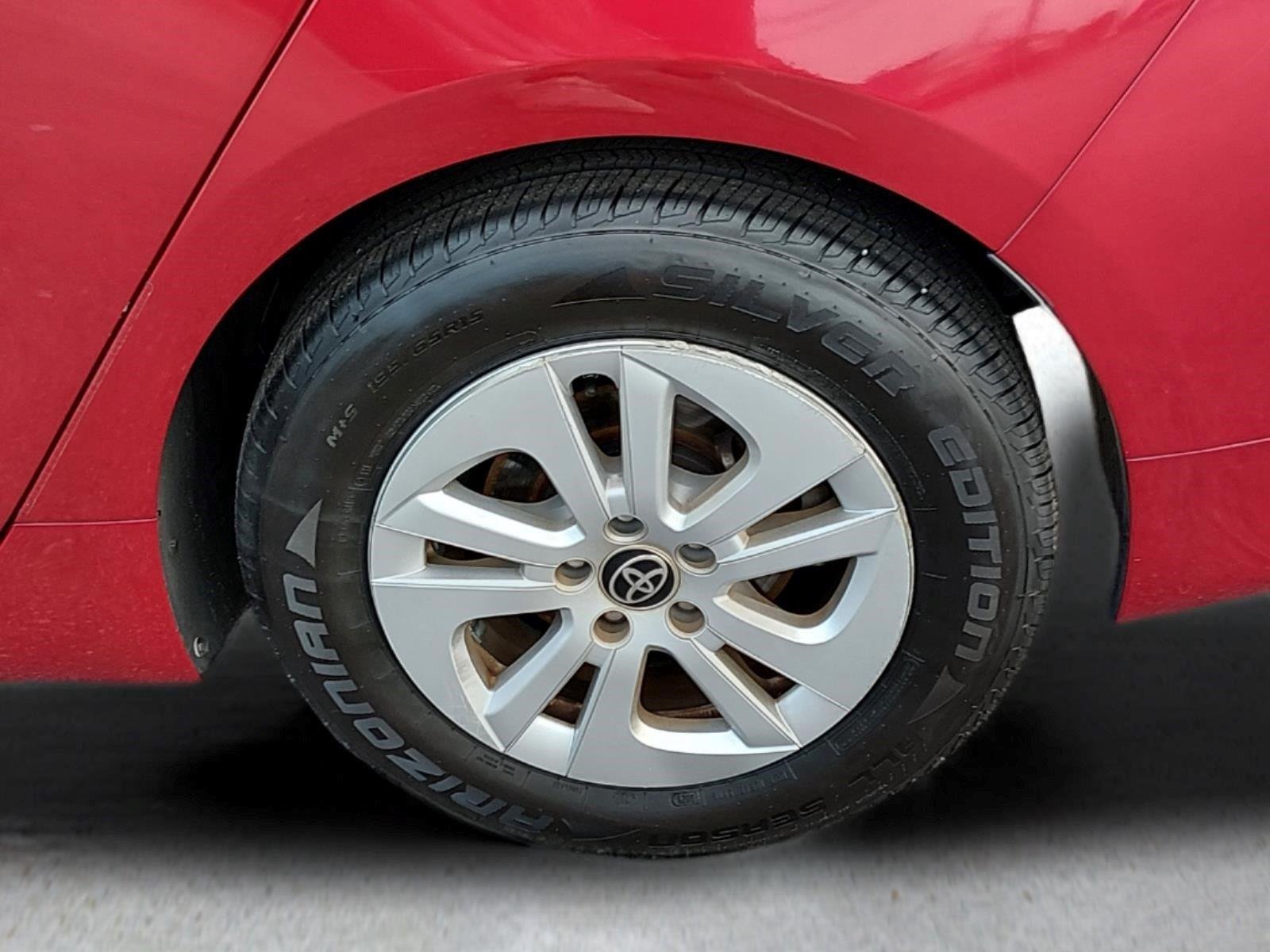 Used 2016 Hypersonic Red Toyota Two image 12