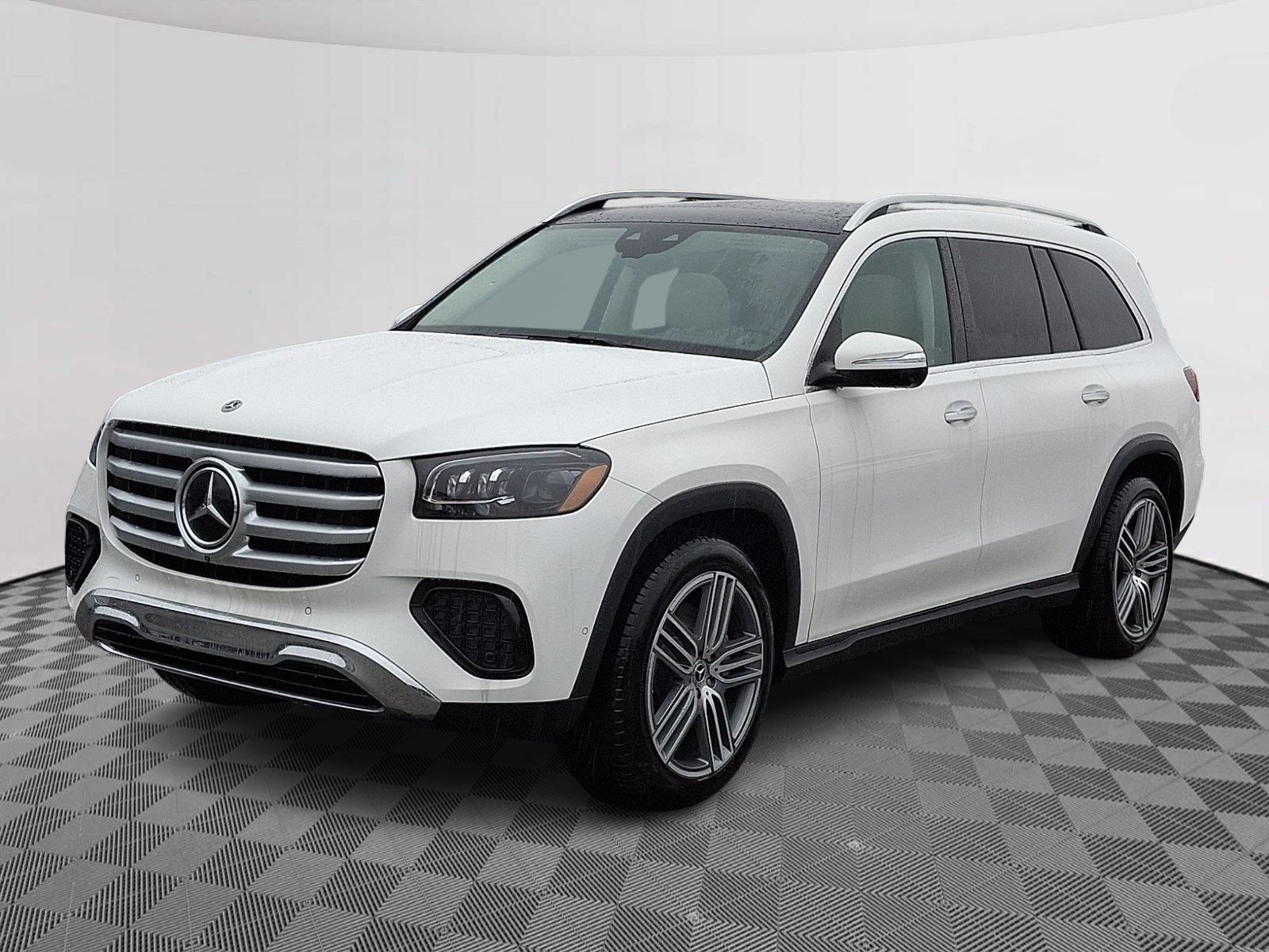 New 2026 Polar White Mercedes-Benz GLS 450 image 3