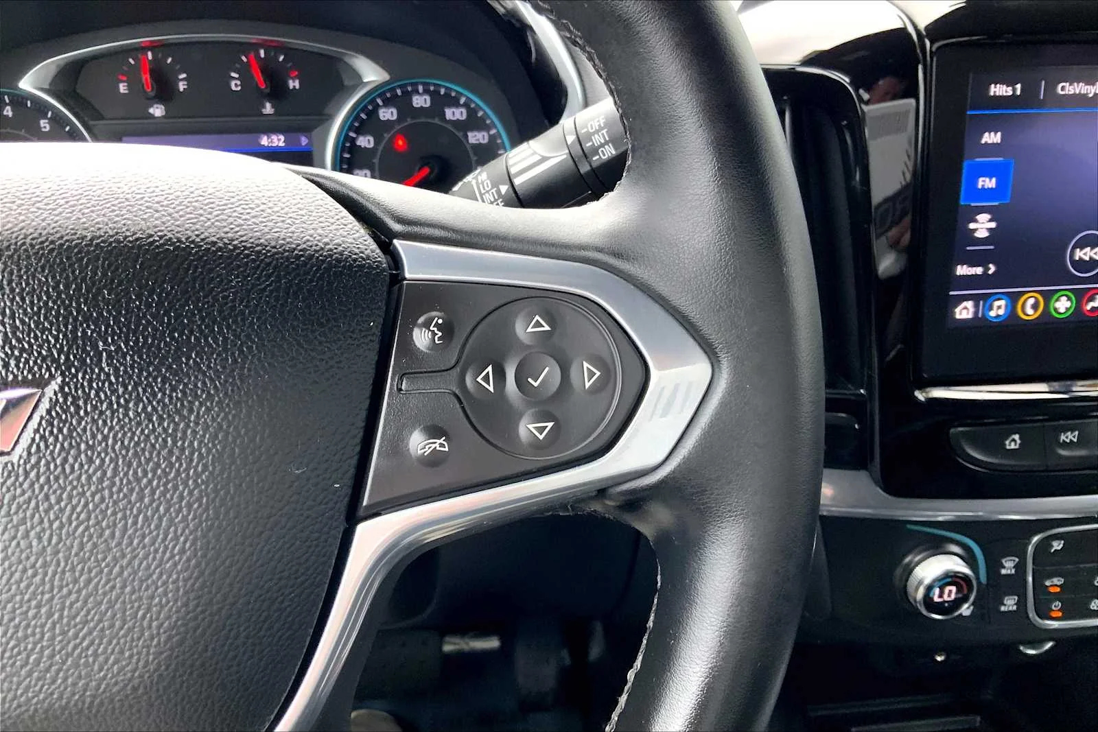 Used 2023 Mosaic Black Metallic Chevrolet LT Cloth image 24