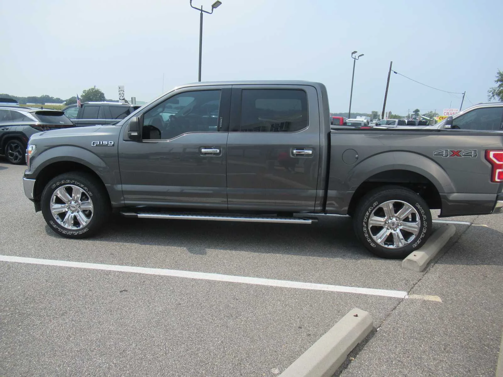 Used 2020 Magnetic Ford XLT image 7
