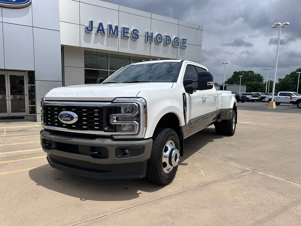 New 2026 Star White Metallic Tri-Coat Ford F-350® King Ranch® image 8