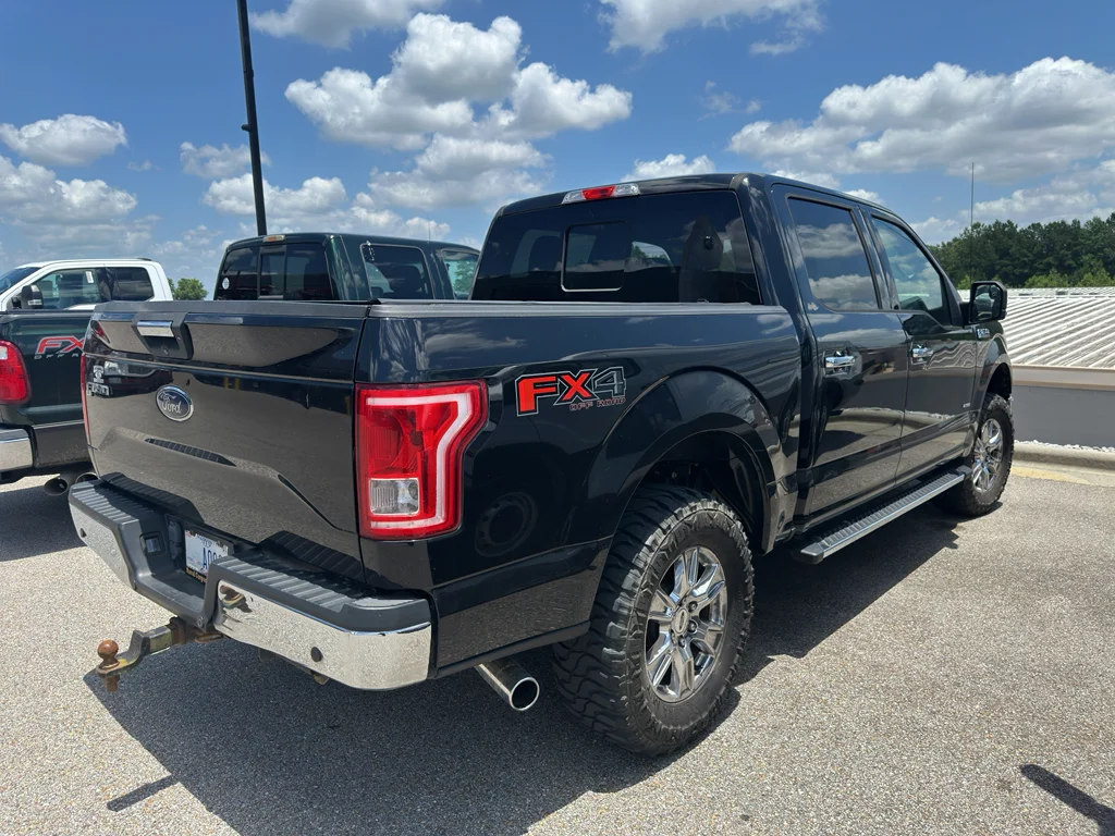 Used 2016 Shadow Black Ford XLT image 4