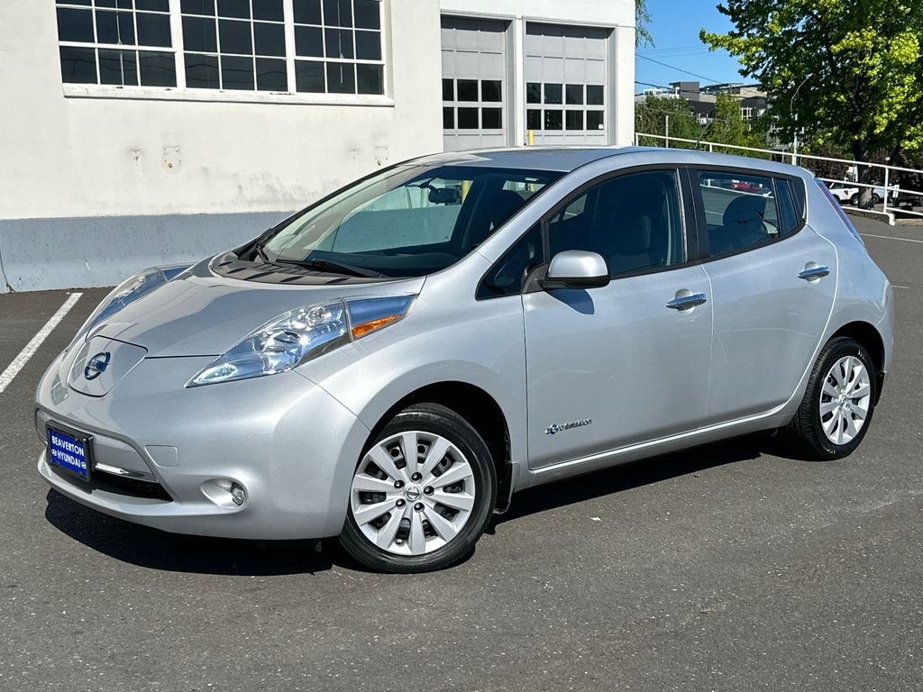 2014 Nissan Leaf S's photo