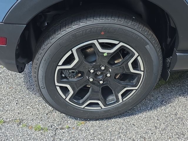 New 2026 Azure Gray Metallic Tri-Coat Ford Outer Banks® image 38