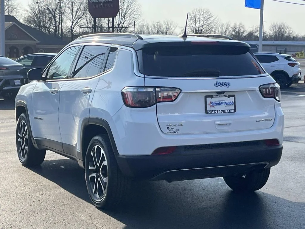 Used 2022 White Jeep Limited image 5