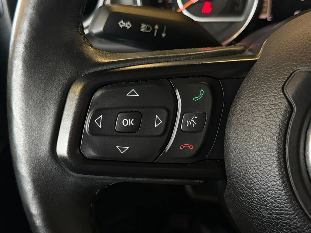 Used 2019 Silver Jeep Unlimited Sport Altitude image 31