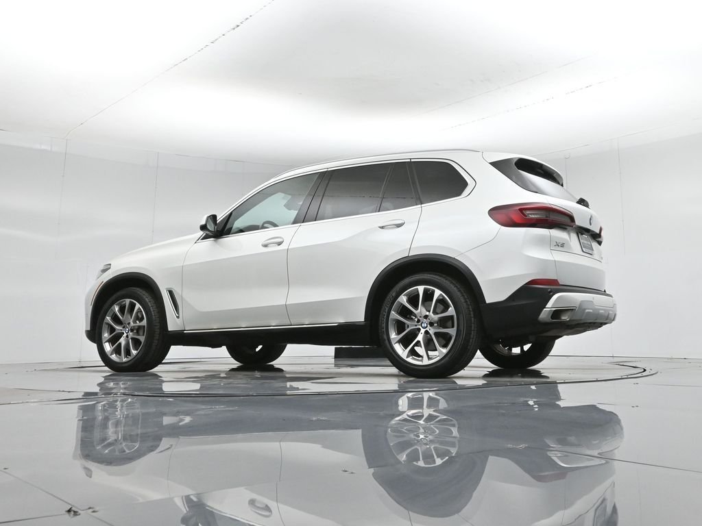Certified Used 2023 White BMW sDrive40i image 60