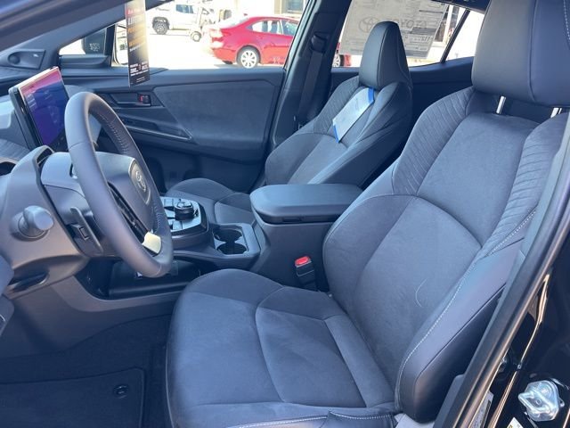 2026 Toyota C-HR XSE - Photo 15