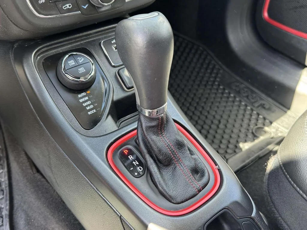Used 2019 Red Jeep Trailhawk image 21