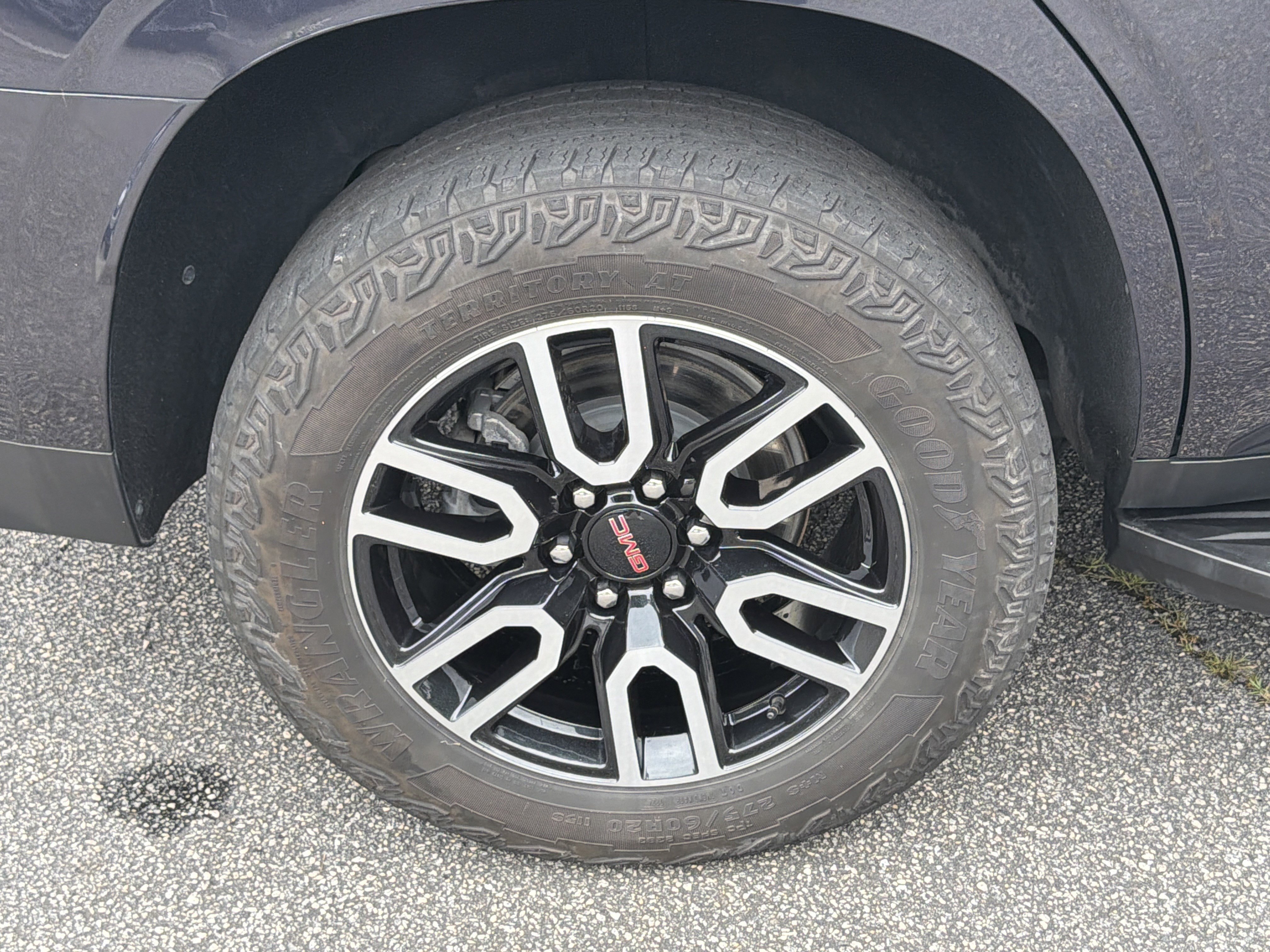 Used 2024 Titanium Rush Metallic GMC AT4 image 17
