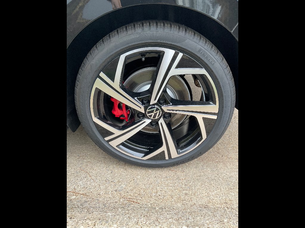 New 2026 Mythos Black Metallic Volkswagen SE image 10